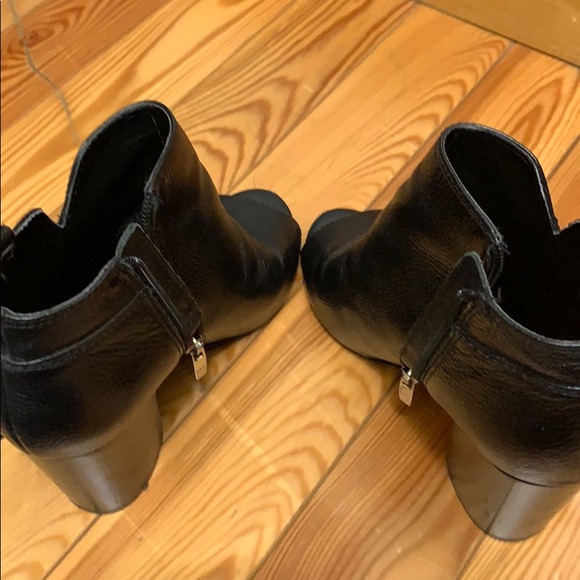 Ankle open toe booties with side fringes - Picture 3 of 5